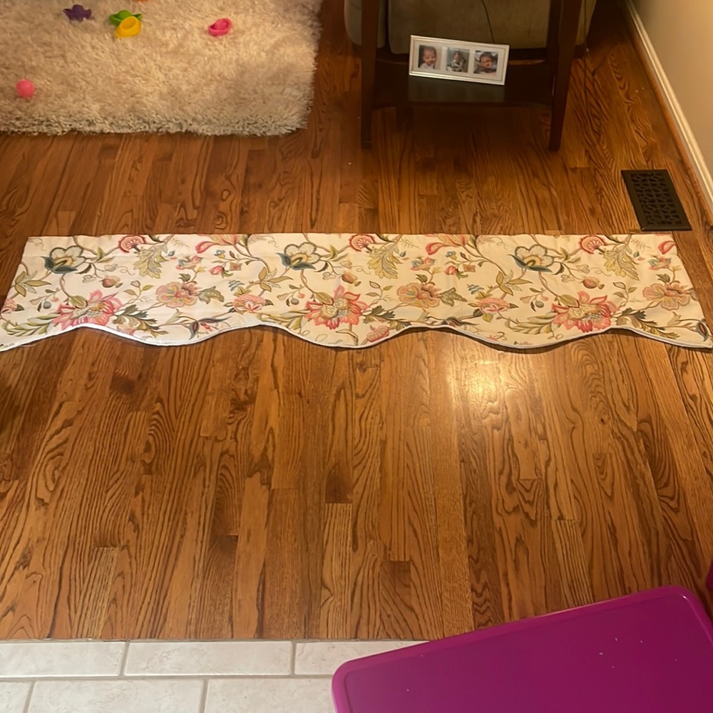 5 Waverly scalloped valances 69 x 17 inches each